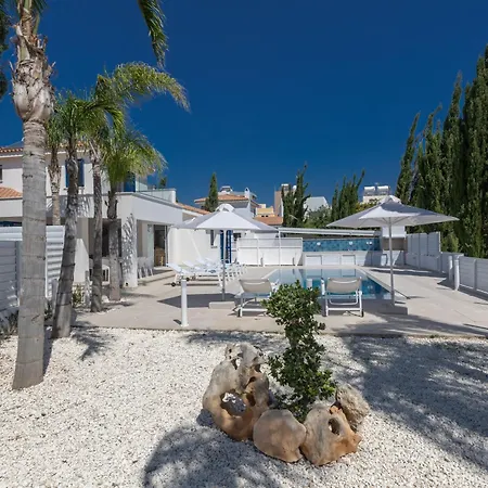 Psarolimano Luxury פאראלימני